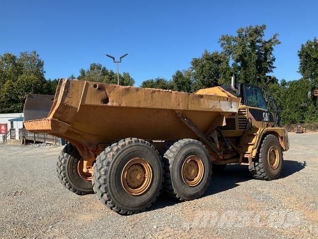 CAT 725 Tombereau articulé