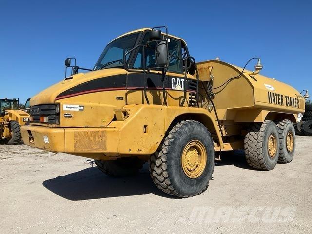 CAT 725 Camion citerne à eau