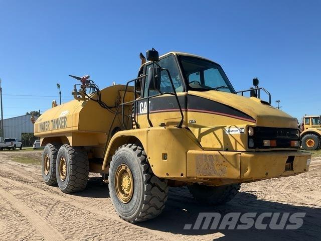 CAT 725 Camion citerne à eau