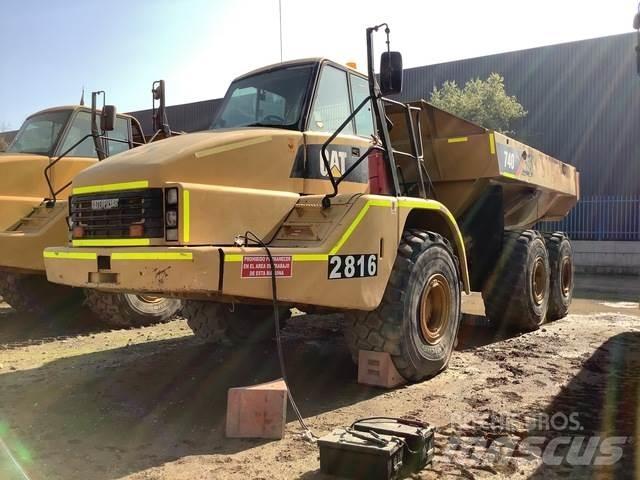 CAT 740 Tombereau articulé