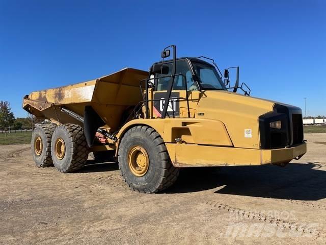 CAT 740B Tombereau articulé
