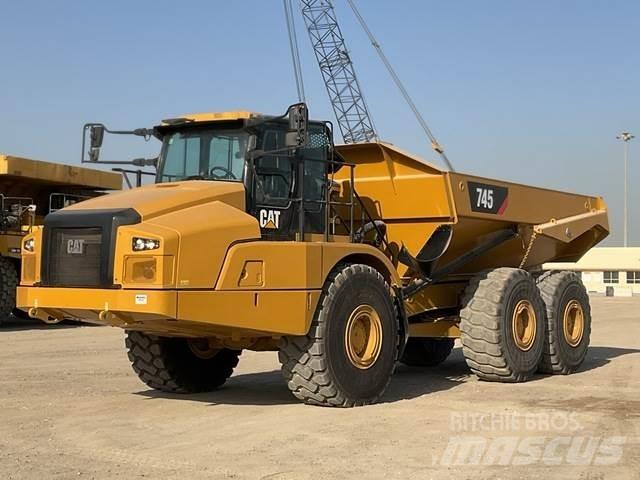 CAT 745 Tombereau articulé
