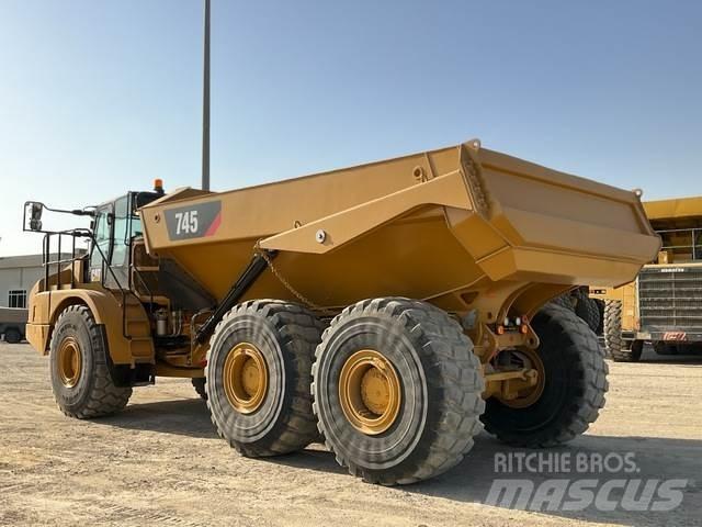CAT 745 Tombereau articulé