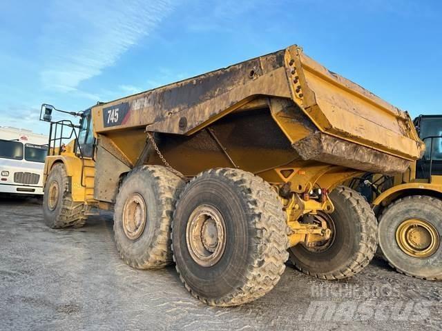 CAT 745 Tombereau articulé