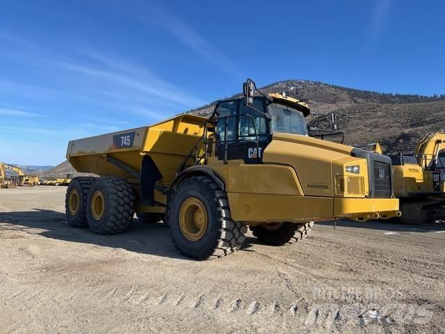 CAT 745 Tombereau articulé