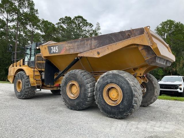 CAT 745 Tombereau articulé