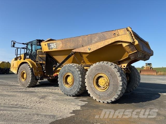 CAT 745 Tombereau articulé