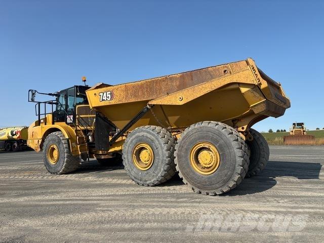CAT 745 Tombereau articulé