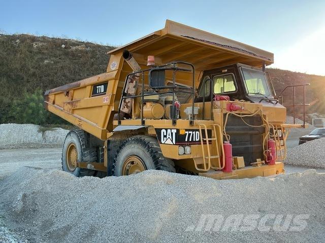 CAT 771D Tombereau articulé