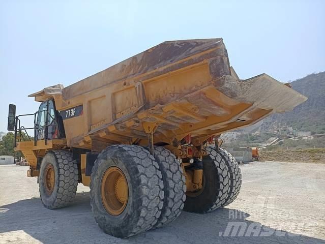 CAT 773F Tombereau articulé
