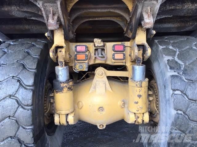 CAT 775B Tombereau articulé