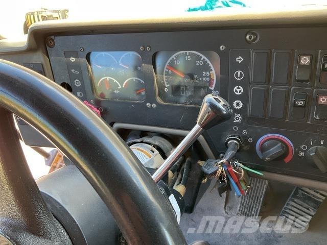 CAT 775E Tombereau articulé