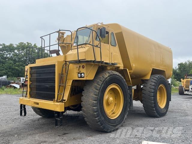 CAT 777B Camion citerne à eau