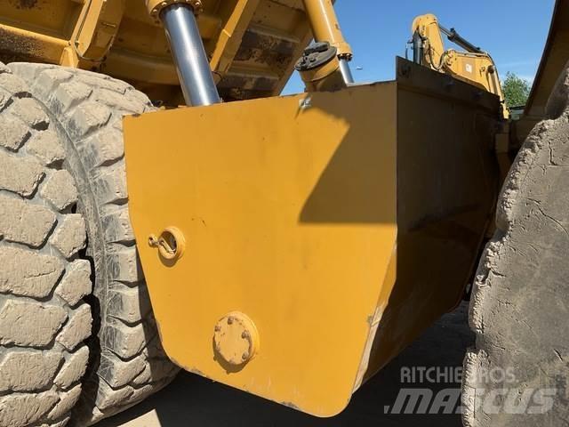 CAT 777F Tombereau articulé