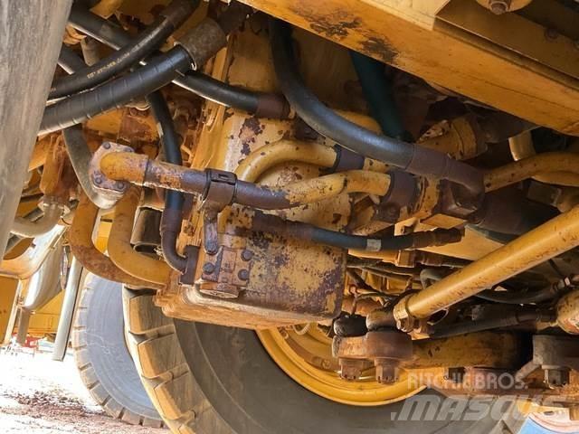 CAT 777G Tombereau articulé