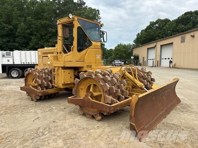 CAT 815 Compacteur de sol