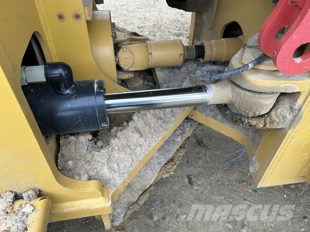 CAT 815 Compacteur de sol