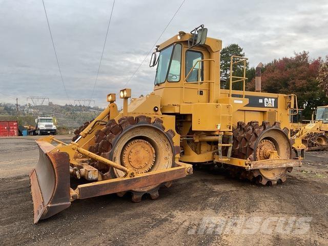 CAT 825C Compacteur de sol