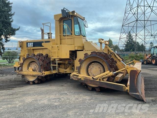 CAT 825C Compacteur de sol