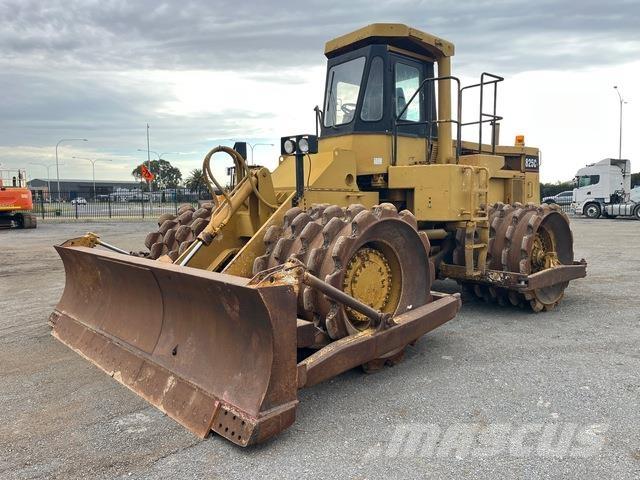 CAT 825C Compacteur de sol