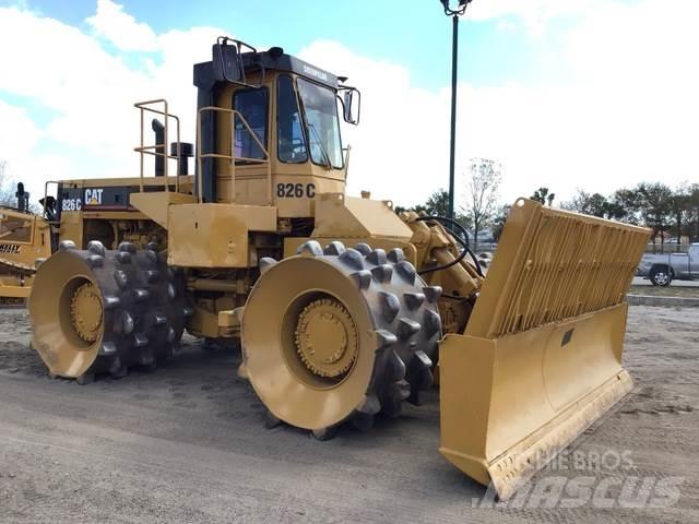 CAT 826C Compacteur de sol