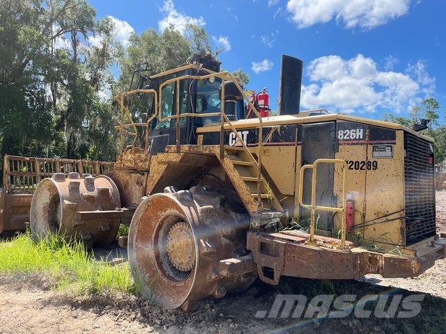 CAT 826H Compacteur de sol