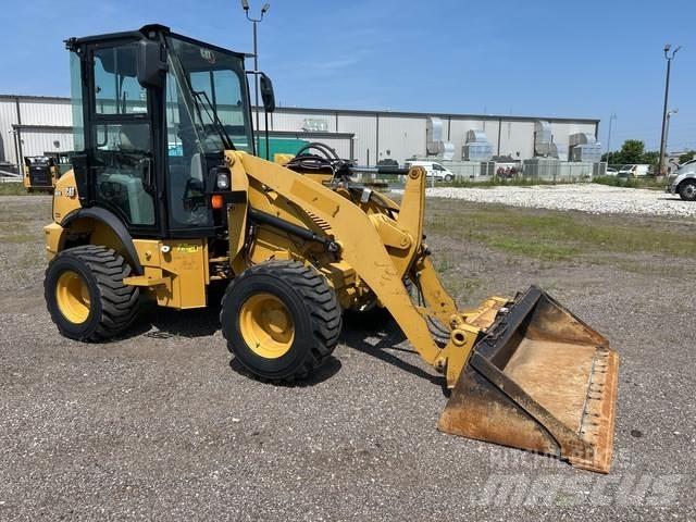 CAT 903D Chargeuse sur pneus