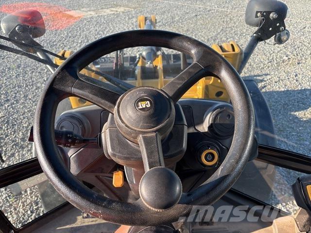 CAT 906 Chargeuse sur pneus