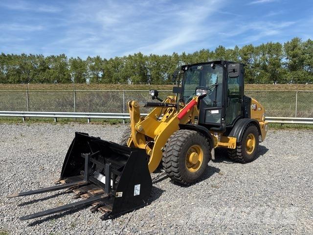 CAT 906 Chargeuse sur pneus
