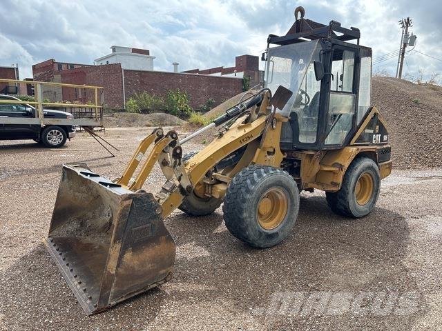 CAT 906 Chargeuse sur pneus