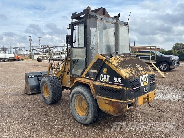 CAT 906 Chargeuse sur pneus