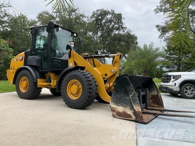 CAT 906 Chargeuse sur pneus