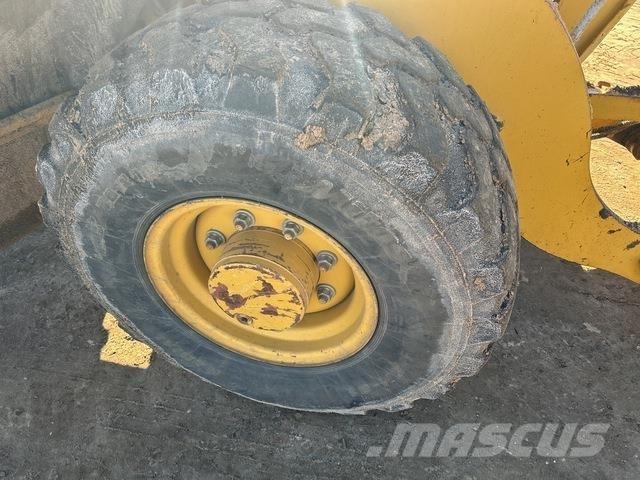 CAT 906H Chargeuse sur pneus