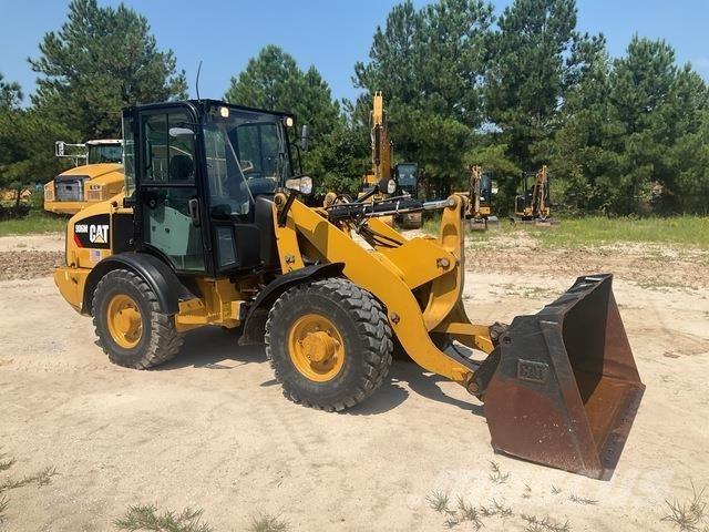 CAT 906M Chargeuse sur pneus