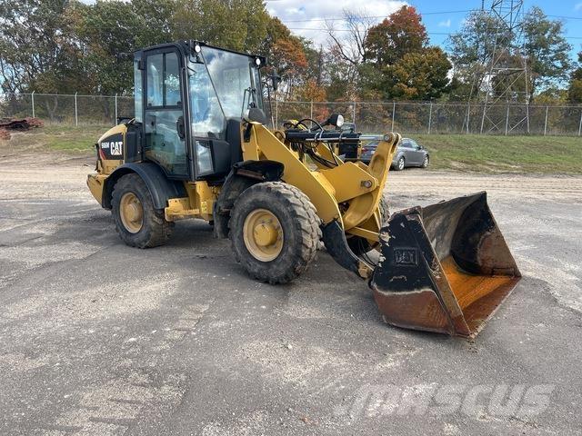 CAT 906M Chargeuse sur pneus