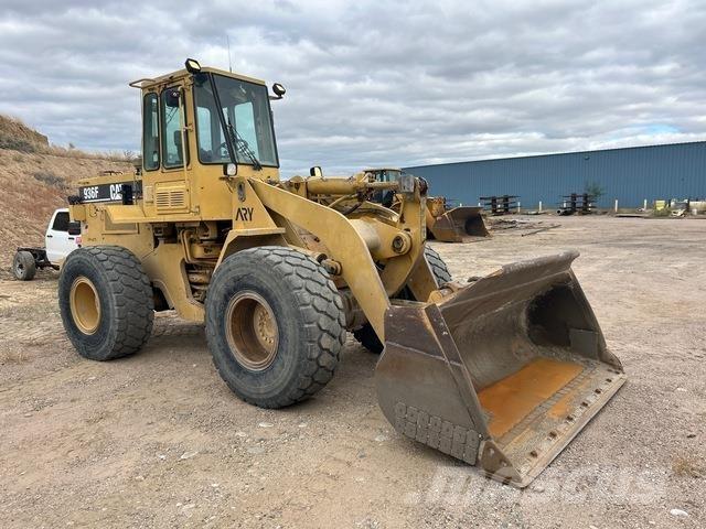 CAT 936F Chargeuse sur pneus