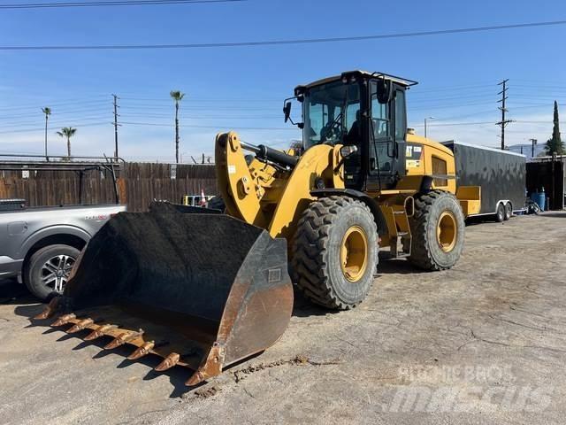 CAT 938M Chargeuse sur pneus
