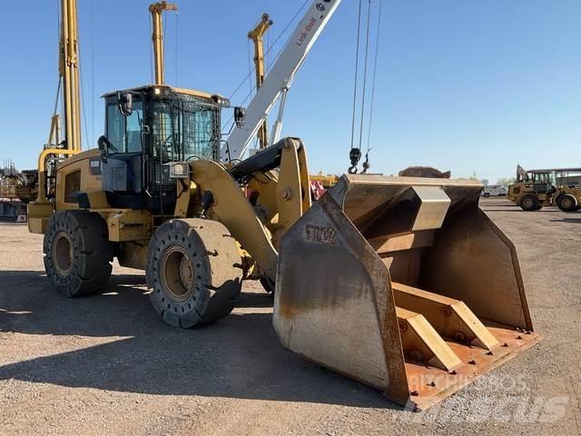 CAT 938M Chargeuse sur pneus
