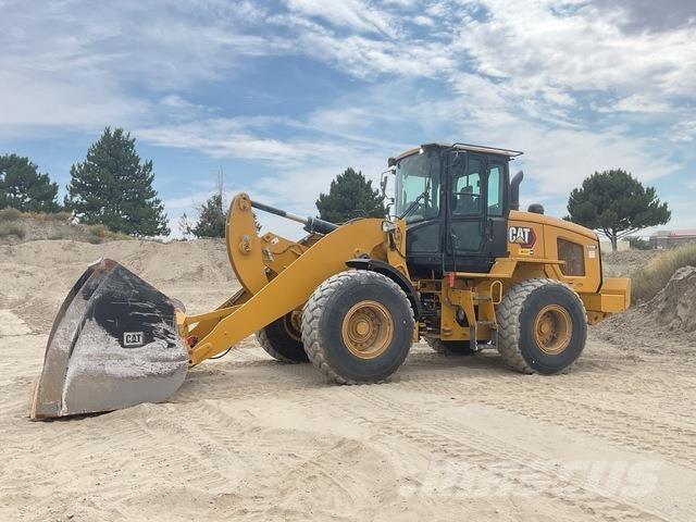 CAT 938M Chargeuse sur pneus