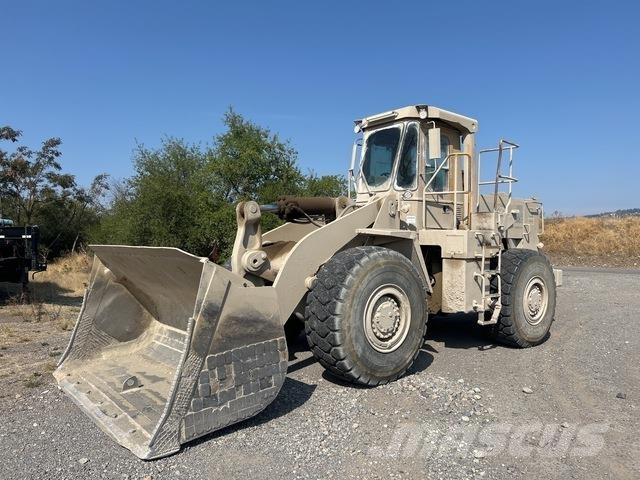 CAT 966D Chargeuse sur pneus