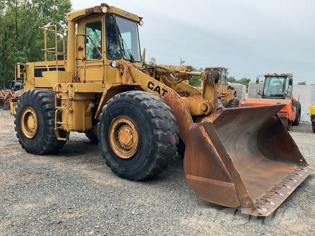 CAT 966D Chargeuse sur pneus