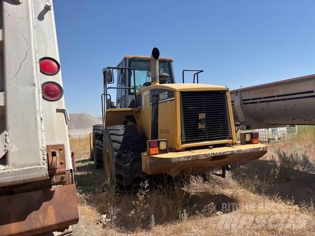 CAT 966G Chargeuse sur pneus