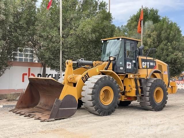 CAT 966L Chargeuse sur pneus