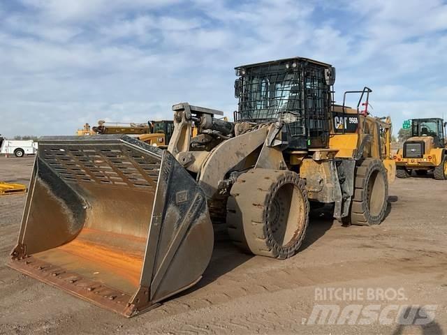 CAT 966M Chargeuse sur pneus