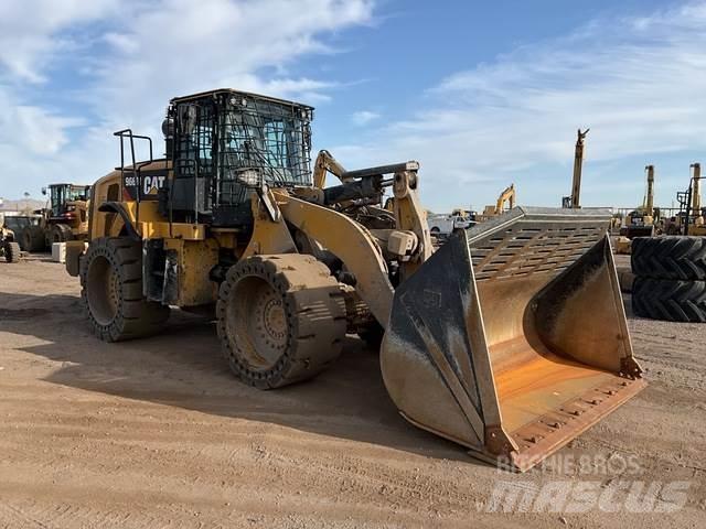 CAT 966M Chargeuse sur pneus