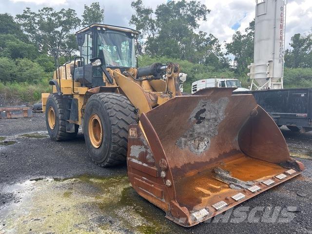 CAT 972M Chargeuse sur pneus