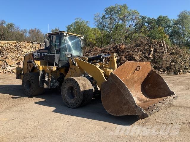 CAT 972M Chargeuse sur pneus