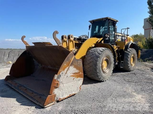 CAT 982M Chargeuse sur pneus