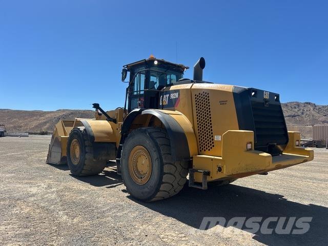 CAT 982M Chargeuse sur pneus