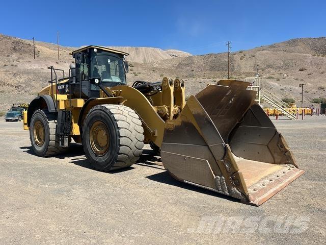 CAT 982M Chargeuse sur pneus